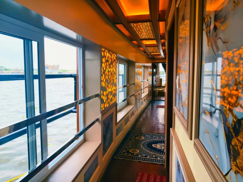 Houseboat corridor with picture windows opening to the backwaters